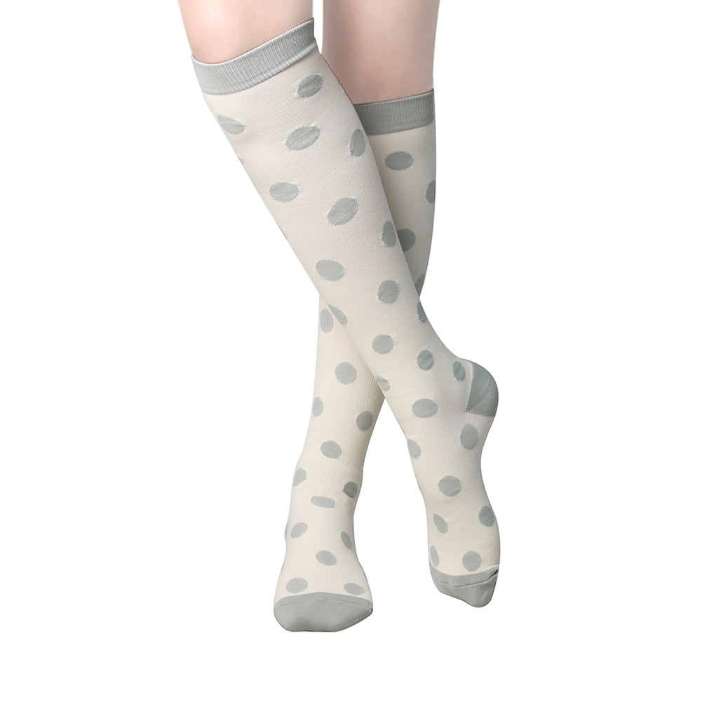 Polka dot knee-high graduated compression socks